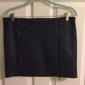 Lumiere BodyCon Skirt